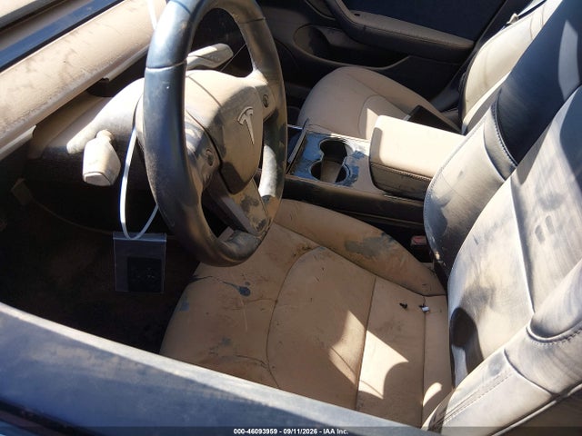 46093959 :رقم المزاد ، 5YJ3E1EA3JF018209 vin ، 2018 Tesla Model 3 Long Range/mid Range مزاد بيع