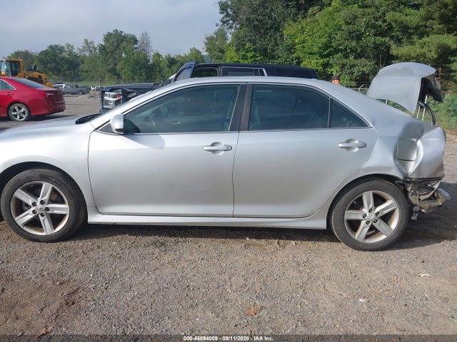 46094009 :رقم المزاد ، 4T1BF1FK2CU121739 vin ، 2012 Toyota Camry Se مزاد بيع