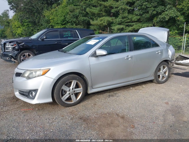46094009 :رقم المزاد ، 4T1BF1FK2CU121739 vin ، 2012 Toyota Camry Se مزاد بيع