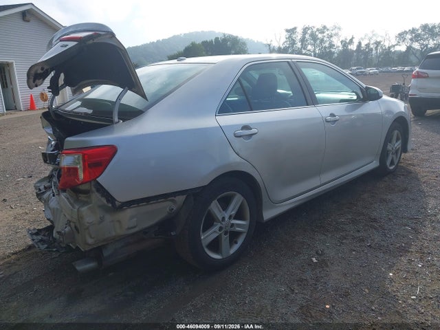 46094009 :رقم المزاد ، 4T1BF1FK2CU121739 vin ، 2012 Toyota Camry Se مزاد بيع
