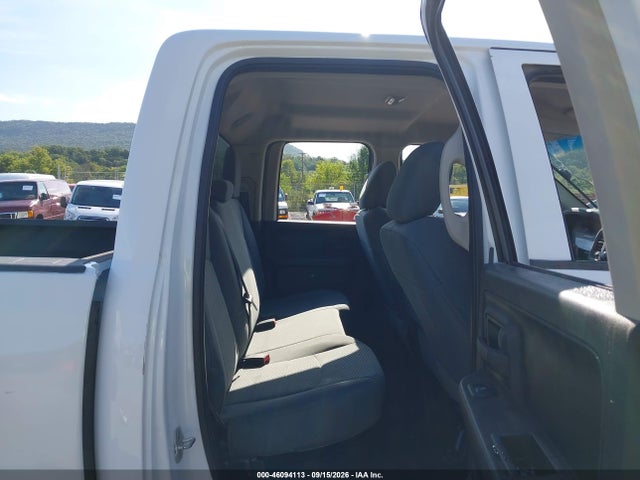 46094113 :رقم المزاد ، 1C6RR7FM8FS635956 vin ، 2015 Ram 1500 St مزاد بيع