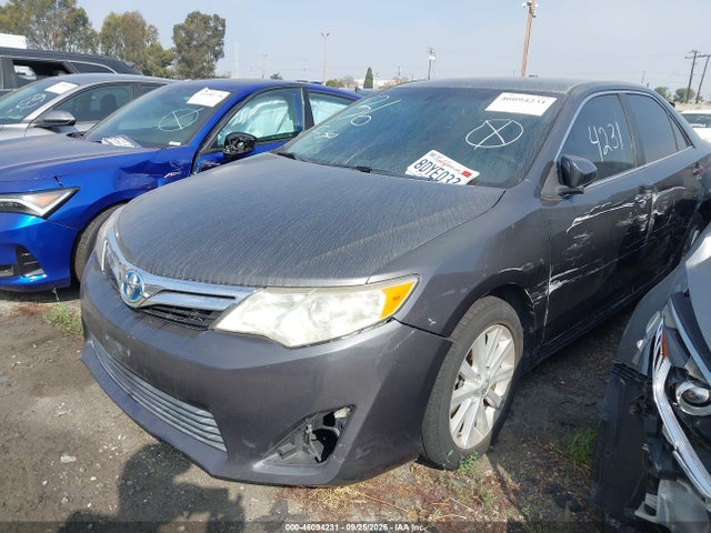 4T1BD1FKXEU104969 Toyota Camry Hybrid Xle