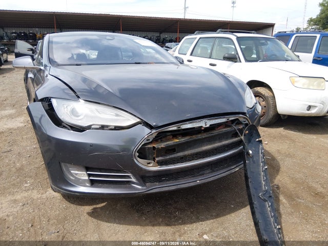 46094247 :رقم المزاد ، 5YJSA1E22FF103713 vin ، 2015 Tesla Model S 70d/85d/p85d مزاد بيع