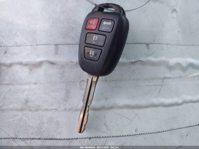 46094304 :رقم المزاد ، 4T1BF1FK2FU041426 vin ، 2015 Toyota Camry Se مزاد بيع