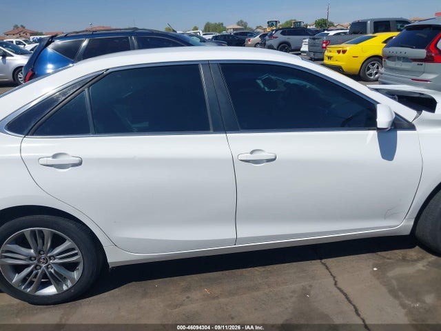 46094304 :رقم المزاد ، 4T1BF1FK2FU041426 vin ، 2015 Toyota Camry Se مزاد بيع