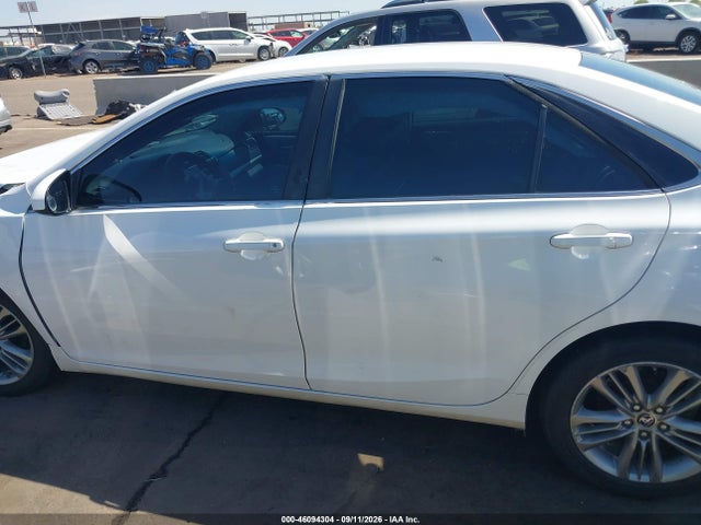 46094304 :رقم المزاد ، 4T1BF1FK2FU041426 vin ، 2015 Toyota Camry Se مزاد بيع