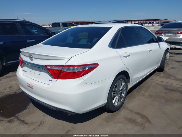 46094304 :رقم المزاد ، 4T1BF1FK2FU041426 vin ، 2015 Toyota Camry Se مزاد بيع