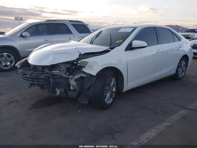 46094304 :رقم المزاد ، 4T1BF1FK2FU041426 vin ، 2015 Toyota Camry Se مزاد بيع