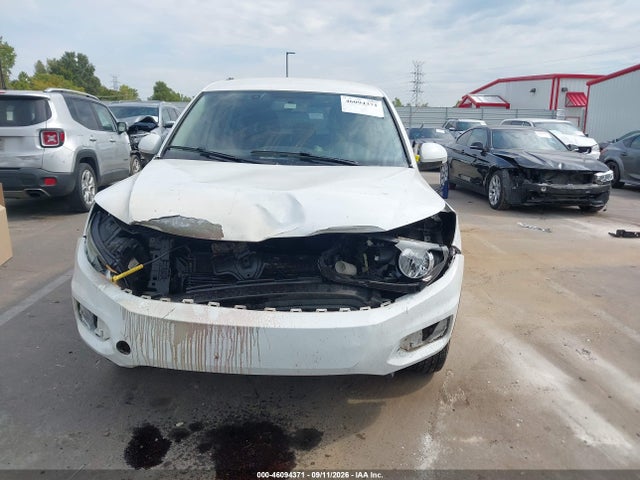 46094371 :رقم المزاد ، WVGAV3AX7EW555465 vin ، 2014 Volkswagen Tiguan S مزاد بيع