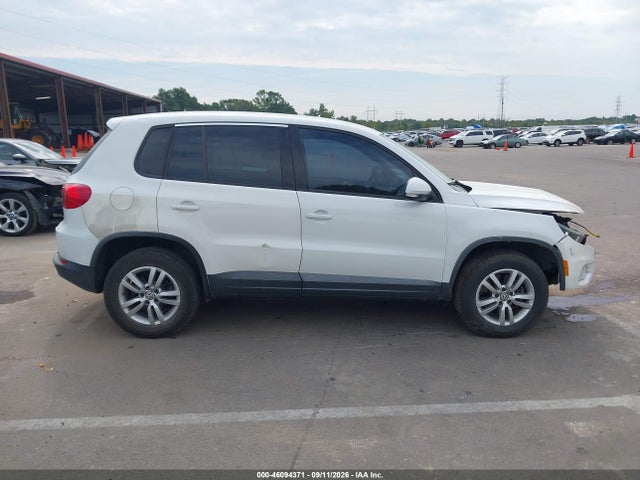 46094371 :رقم المزاد ، WVGAV3AX7EW555465 vin ، 2014 Volkswagen Tiguan S مزاد بيع
