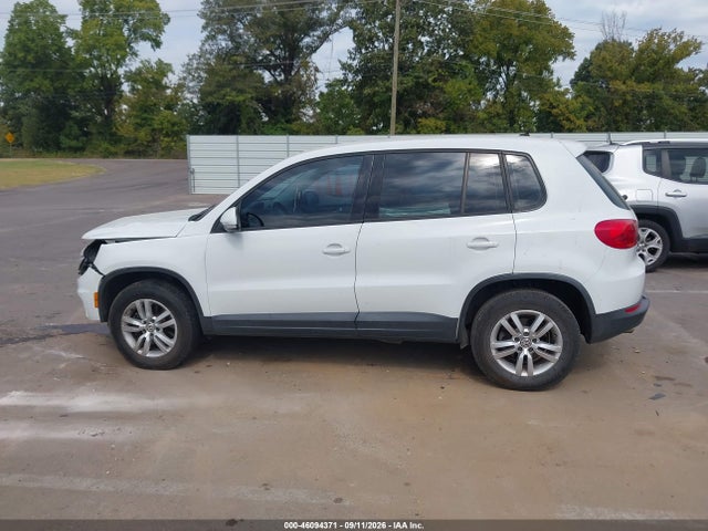 46094371 :رقم المزاد ، WVGAV3AX7EW555465 vin ، 2014 Volkswagen Tiguan S مزاد بيع