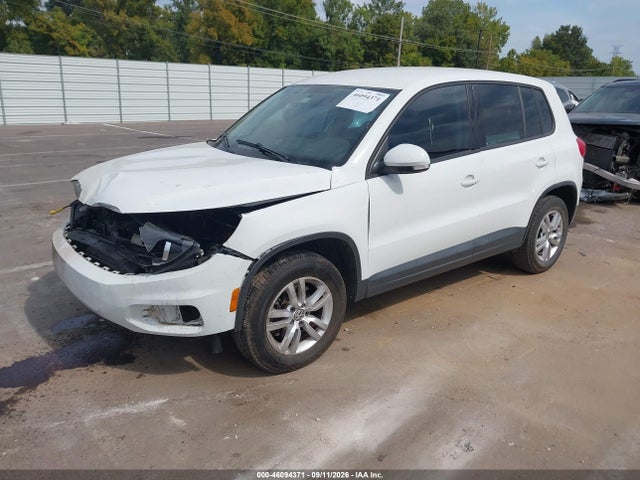 46094371 :رقم المزاد ، WVGAV3AX7EW555465 vin ، 2014 Volkswagen Tiguan S مزاد بيع