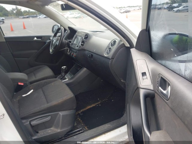 46094371 :رقم المزاد ، WVGAV3AX7EW555465 vin ، 2014 Volkswagen Tiguan S مزاد بيع