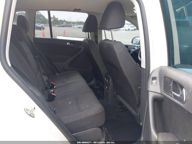 46094371 :رقم المزاد ، WVGAV3AX7EW555465 vin ، 2014 Volkswagen Tiguan S مزاد بيع