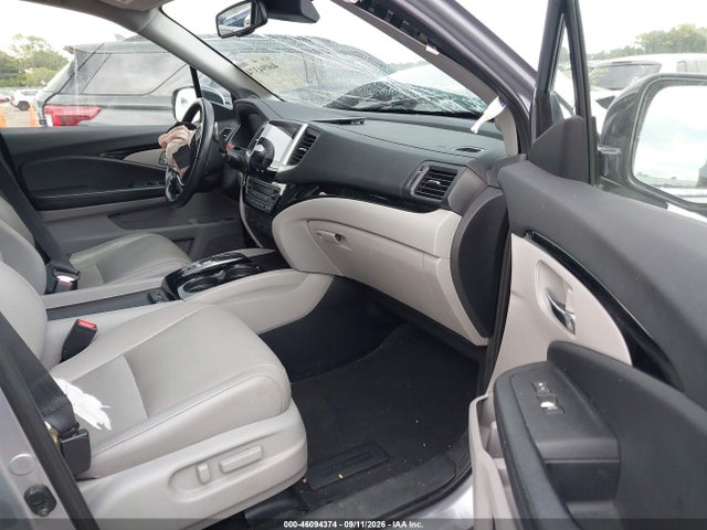46094374 :رقم المزاد ، 5FNYF5H90HB008095 vin ، 2017 Honda Pilot Touring مزاد بيع