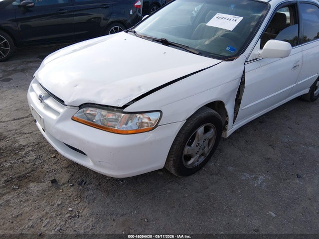 46094438 :رقم المزاد ، 1HGCG6679YA137607 vin ، 2000 Honda Accord 2.3 Ex مزاد بيع