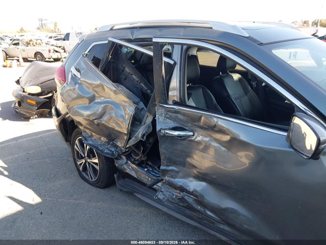 46094653 :رقم المزاد ، JN8AT2MT4HW406078 vin ، 2017 Nissan Rogue Sl مزاد بيع