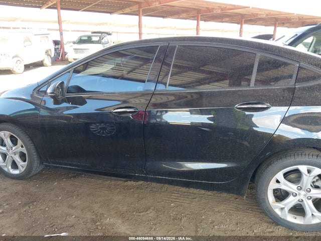 1G1BF5SM5J7243048 Chevrolet Cruze Premier Auto