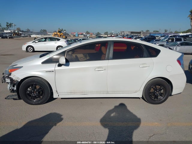 Toyota Prius Two 2015 JTDKN3DU7F0420100 Image 15
