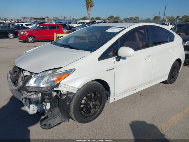 Toyota Prius Two 2015 JTDKN3DU7F0420100 Image 2