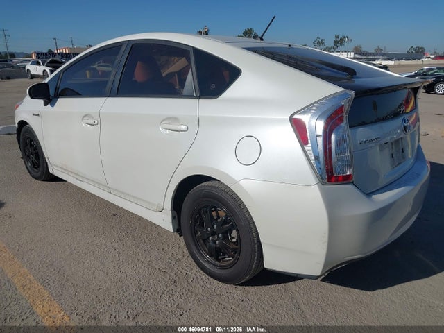 Toyota Prius Two 2015 JTDKN3DU7F0420100 Image 3
