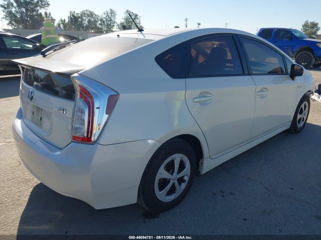 Toyota Prius Two 2015 JTDKN3DU7F0420100 Image 4