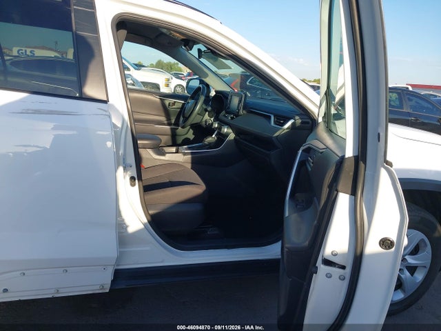 Toyota RAV4 LE 2020 2T3F1RFV1LC121040 Image 5