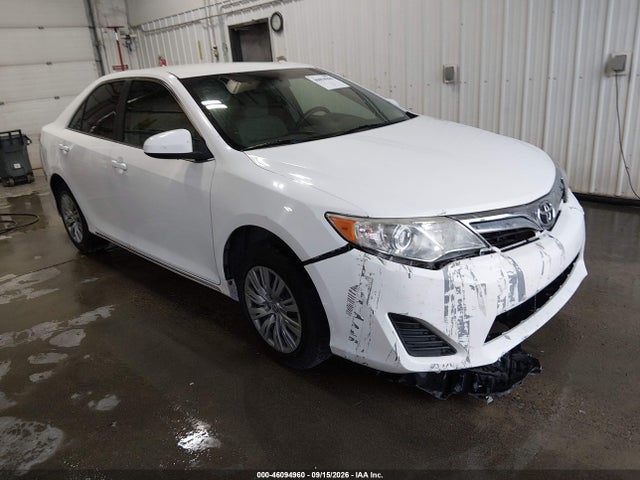46094960 :رقم المزاد ، 4T1BF1FKXEU386024 vin ، 2014 Toyota Camry Le مزاد بيع