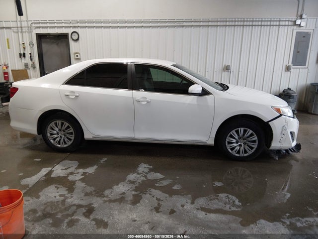 46094960 :رقم المزاد ، 4T1BF1FKXEU386024 vin ، 2014 Toyota Camry Le مزاد بيع