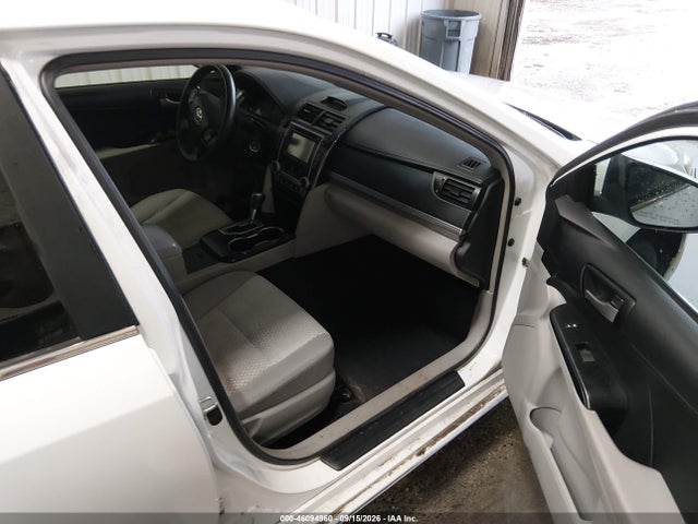 46094960 :رقم المزاد ، 4T1BF1FKXEU386024 vin ، 2014 Toyota Camry Le مزاد بيع