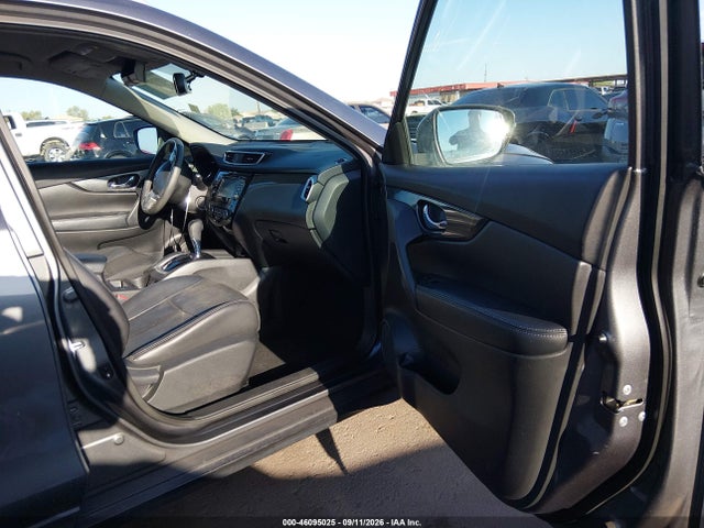 5N1AT2MT6FC789155 Nissan Rogue Sl