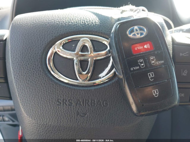 Toyota SIENNA LE 2022 5TDKRKEC3NS098166 Image 11