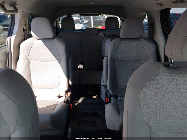 Toyota SIENNA LE 2022 5TDKRKEC3NS098166 Image 8