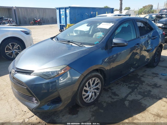 Toyota COROLLA LE 2018 2T1BURHE0JC977440 Image 2