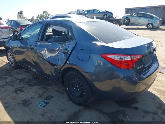 Toyota COROLLA LE 2018 2T1BURHE0JC977440 Image 3