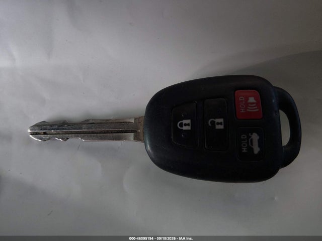 4T1BF1FK9GU242015 Toyota CAMRY SE