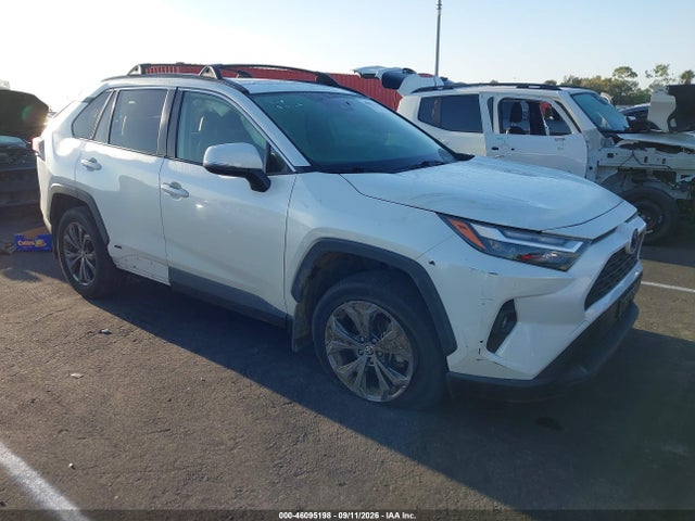 46095198 :رقم المزاد ، JTMB6RFV7ND533106 vin ، 2022 Toyota Rav4 Hybrid Xle Premium مزاد بيع