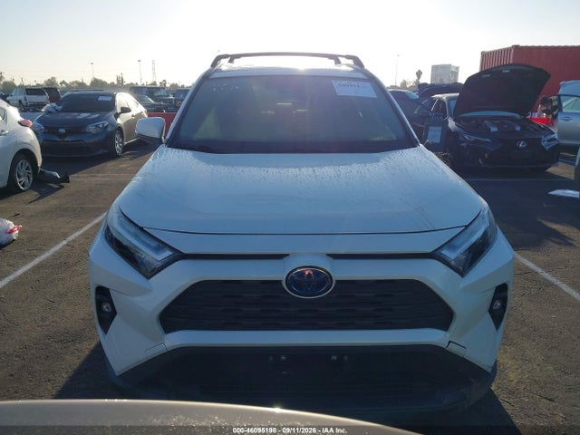 46095198 :رقم المزاد ، JTMB6RFV7ND533106 vin ، 2022 Toyota Rav4 Hybrid Xle Premium مزاد بيع