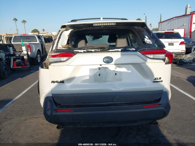 46095198 :رقم المزاد ، JTMB6RFV7ND533106 vin ، 2022 Toyota Rav4 Hybrid Xle Premium مزاد بيع