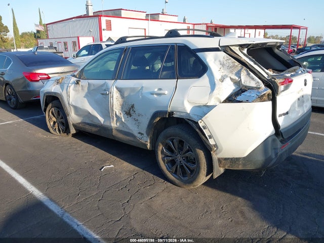 46095198 :رقم المزاد ، JTMB6RFV7ND533106 vin ، 2022 Toyota Rav4 Hybrid Xle Premium مزاد بيع