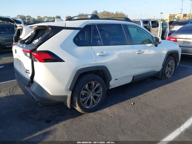 46095198 :رقم المزاد ، JTMB6RFV7ND533106 vin ، 2022 Toyota Rav4 Hybrid Xle Premium مزاد بيع