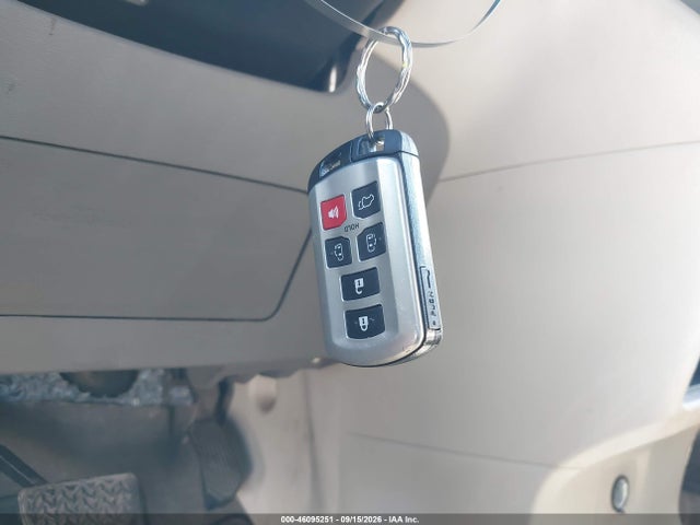 46095251 :رقم المزاد ، 5TDYK3DC7FS641753 vin ، 2015 Toyota Sienna Xle 8 Passenger مزاد بيع