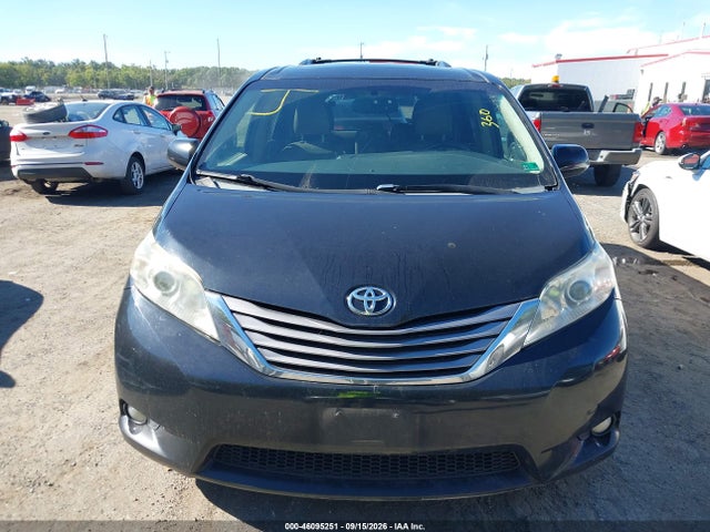 46095251 :رقم المزاد ، 5TDYK3DC7FS641753 vin ، 2015 Toyota Sienna Xle 8 Passenger مزاد بيع