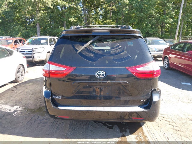46095251 :رقم المزاد ، 5TDYK3DC7FS641753 vin ، 2015 Toyota Sienna Xle 8 Passenger مزاد بيع