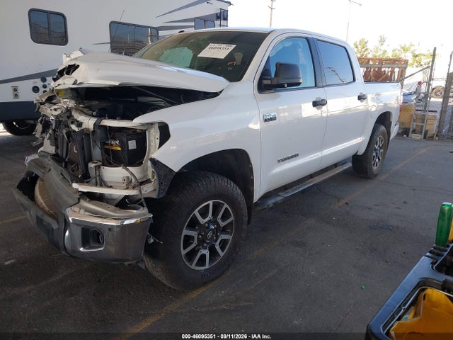 2018 Toyota Tundra Sr5 5.7l V8 მანქანა იყიდება აუქციონზე, vin: 5TFEY5F16JX235796, აუქციონის ნომერი: 46095351