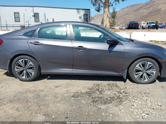 46095365 :رقم المزاد ، 2HGFC1F36HH633779 vin ، 2017 Honda Civic Ex-t مزاد بيع
