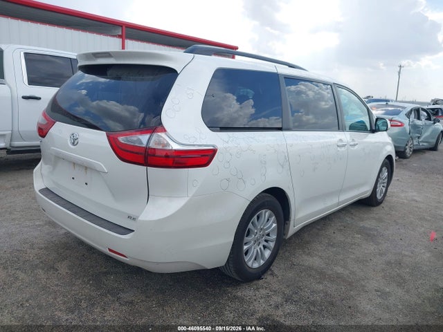 46095540 :رقم المزاد ، 5TDYZ3DC0HS827746 vin ، 2017 Toyota Sienna Xle 8 Passenger مزاد بيع