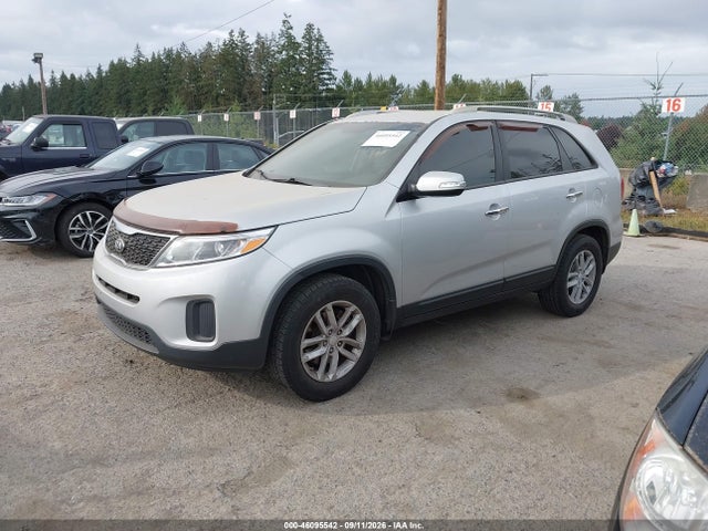 KIA Sorento Lx V6 2015 5XYKT4A79FG576787 Image 2