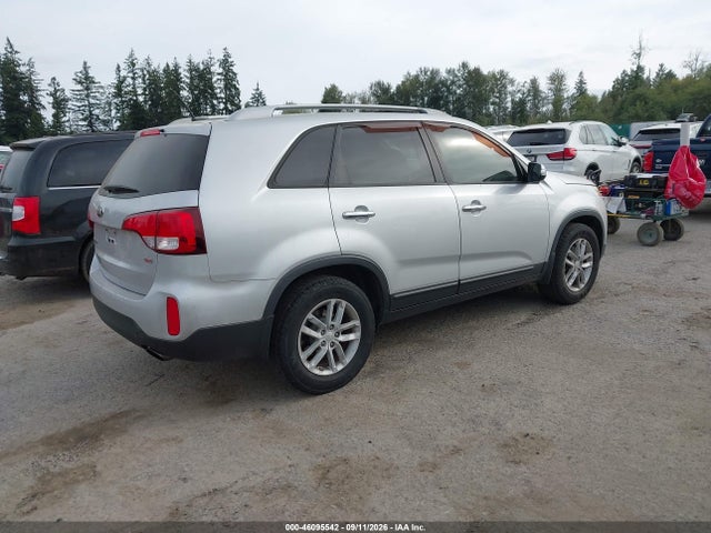 KIA Sorento Lx V6 2015 5XYKT4A79FG576787 Image 4