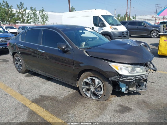 2016 1HGCR2F33GA085518 main image